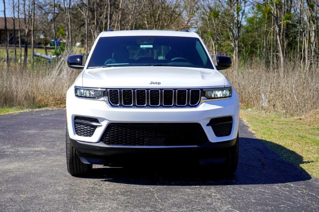 New 2026 Jeep Grand Cherokee Laredo RWD image 4