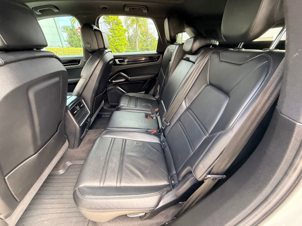 Used 2020 Porsche Cayenne image 18