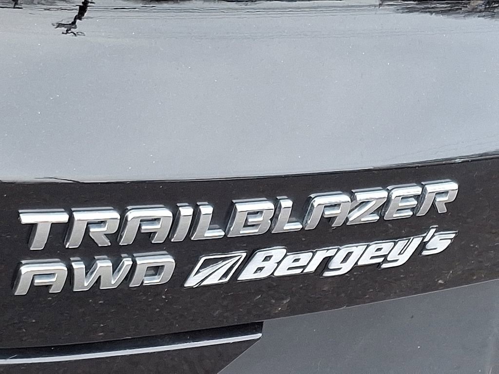 Used 2025 Chevrolet TrailBlazer LT image 32