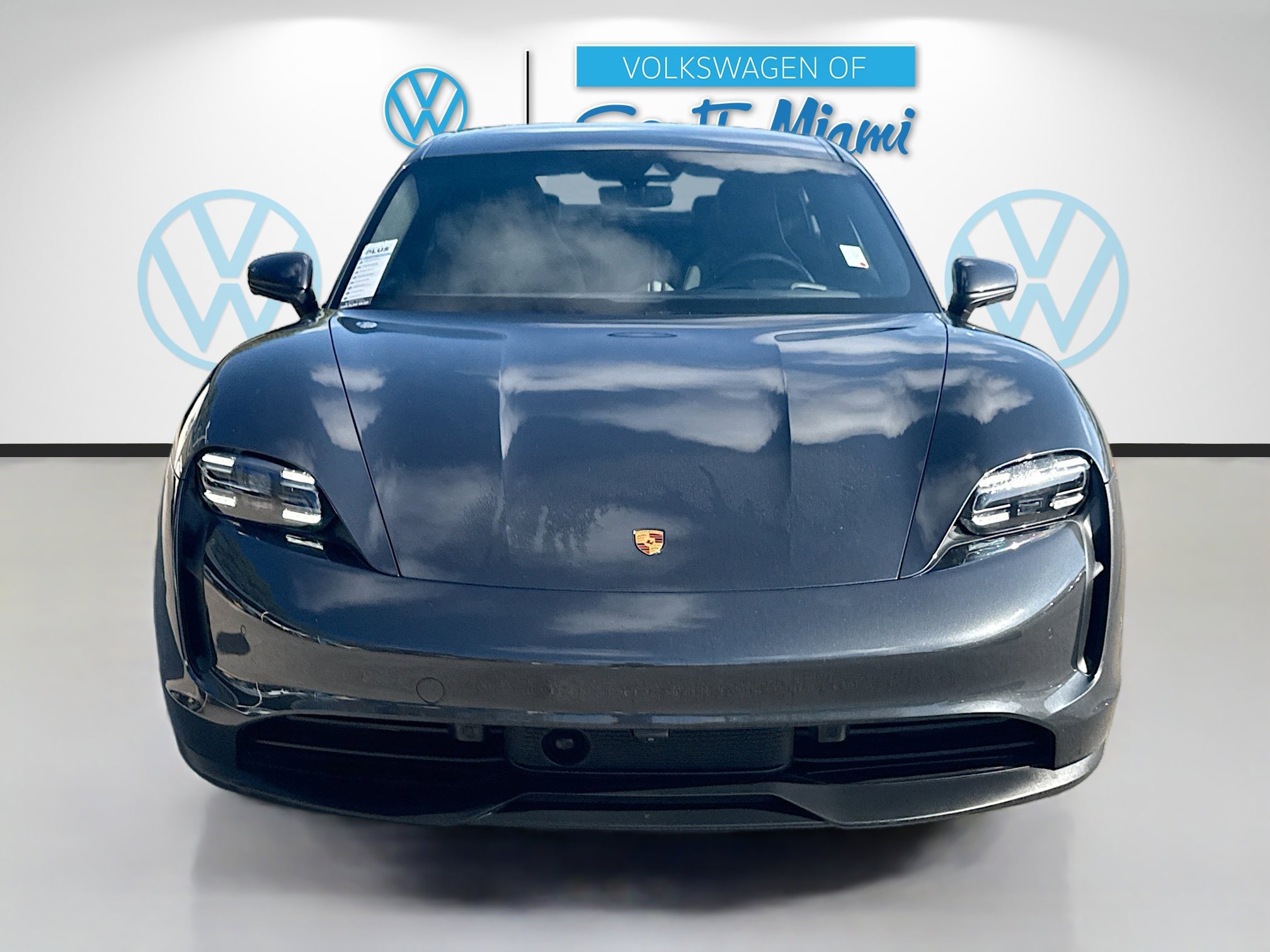 Used 2023 Porsche Taycan w/ Premium Package image 2