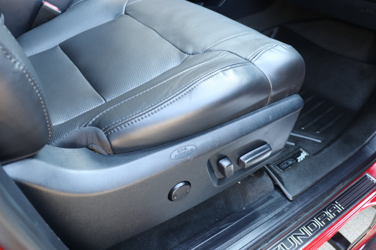 Used 2016 Toyota Tundra Platinum image 29