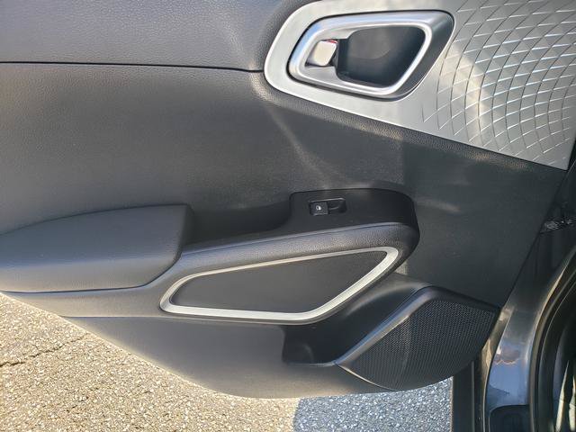Certified 2022 Kia Soul LX FWD image 14