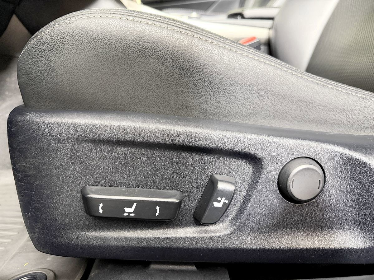 Used 2017 Lexus IS 300 AWD w/ Navigation System Package image 31