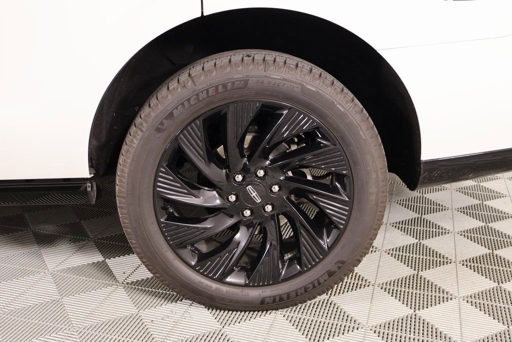 New 2025 Lincoln Navigator Reserve w/ Jet Appearance Package image 22