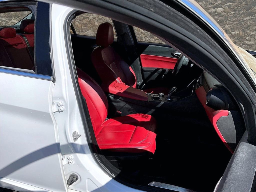 Used 2019 Alfa Romeo Giulia Ti image 7