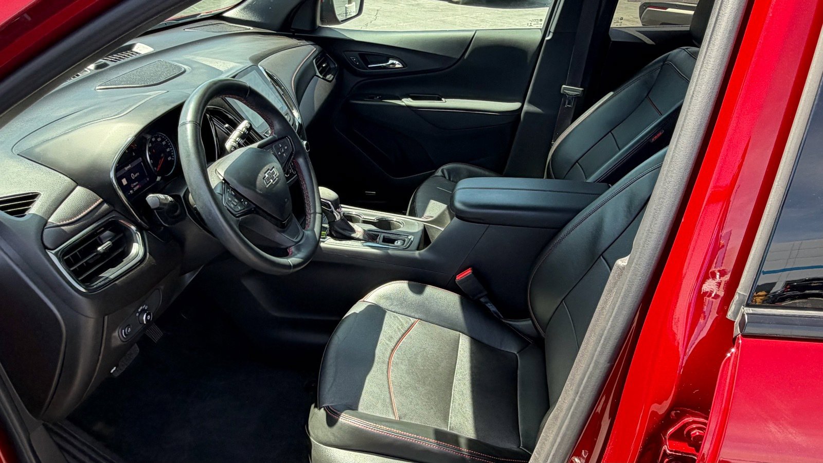 Used 2023 Chevrolet Equinox RS w/ RS Leather Package AWD/4WD image 15