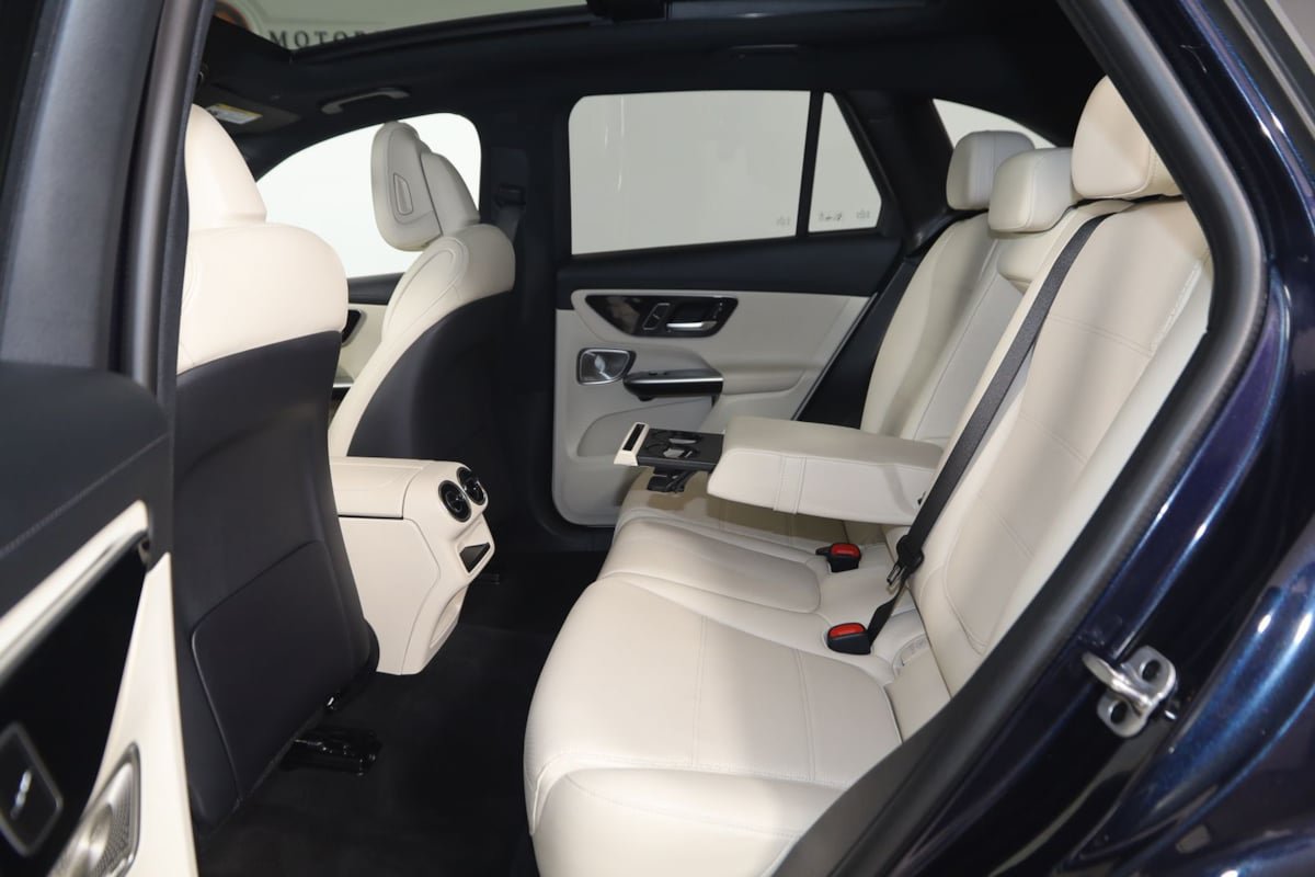 Used 2023 Mercedes-Benz GLC 300 4MATIC w/ Pinnacle Trim Package image 49
