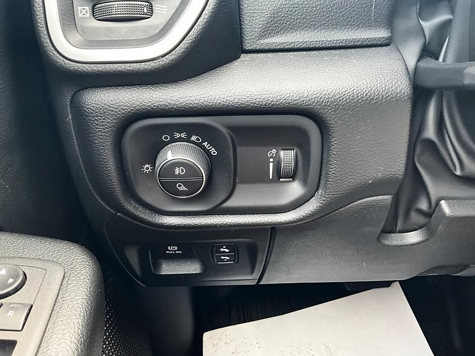 Used 2022 RAM 1500 Big Horn AWD/4WD image 17