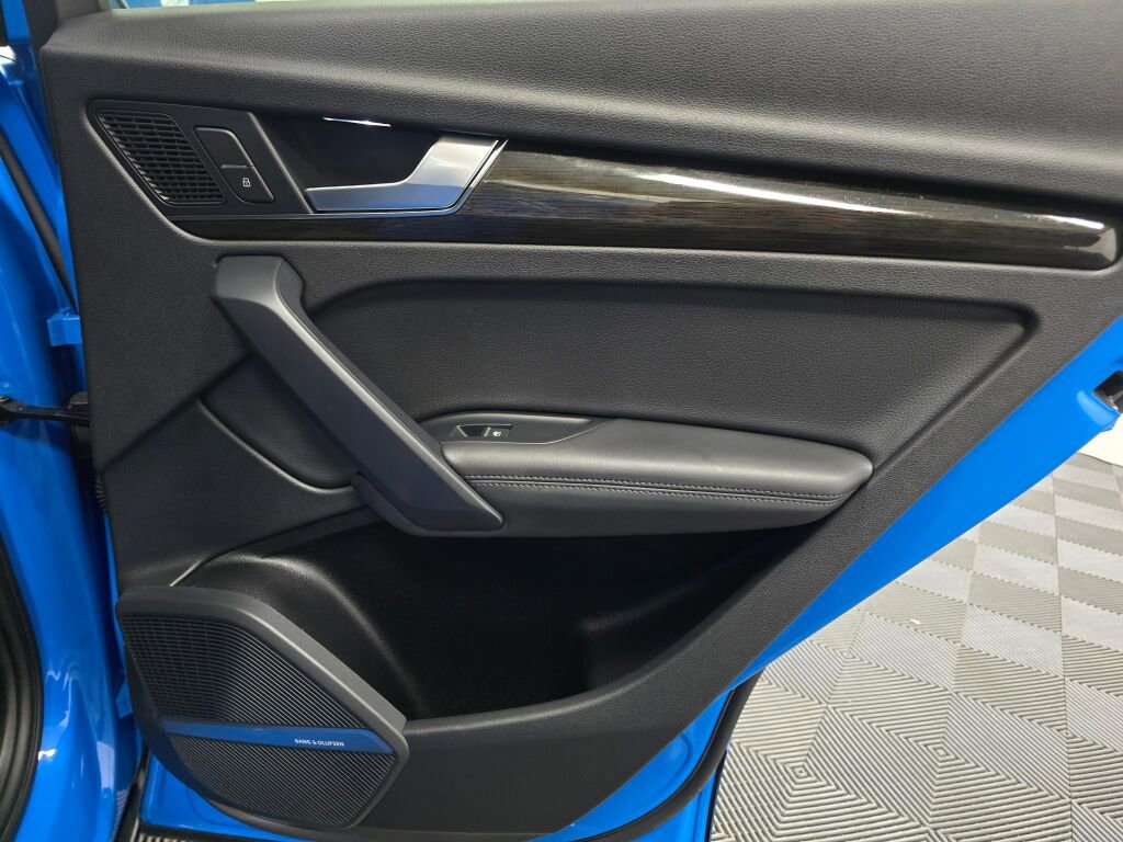 Used 2020 Audi Q5 e Prestige w/ Prestige Package image 26