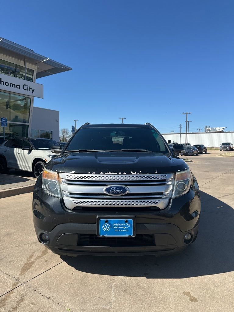 Used 2013 Ford Explorer XLT image 2