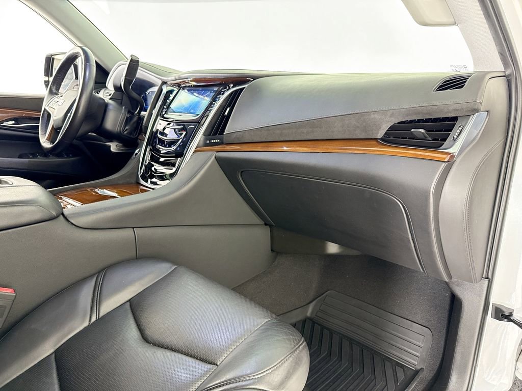 Used 2019 Cadillac Escalade ESV Luxury image 13