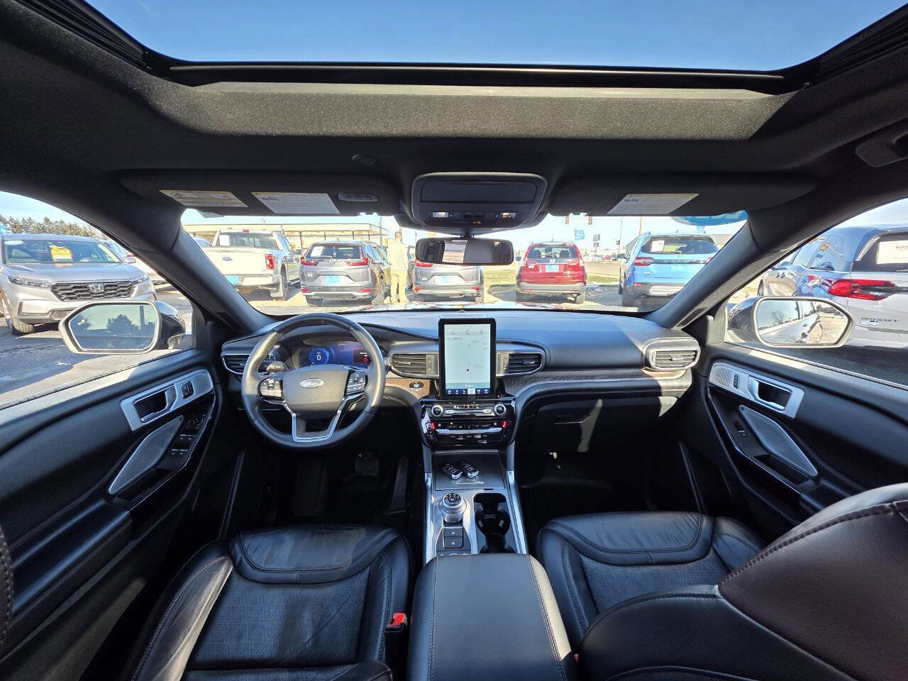 Used 2021 Ford Explorer Platinum image 11