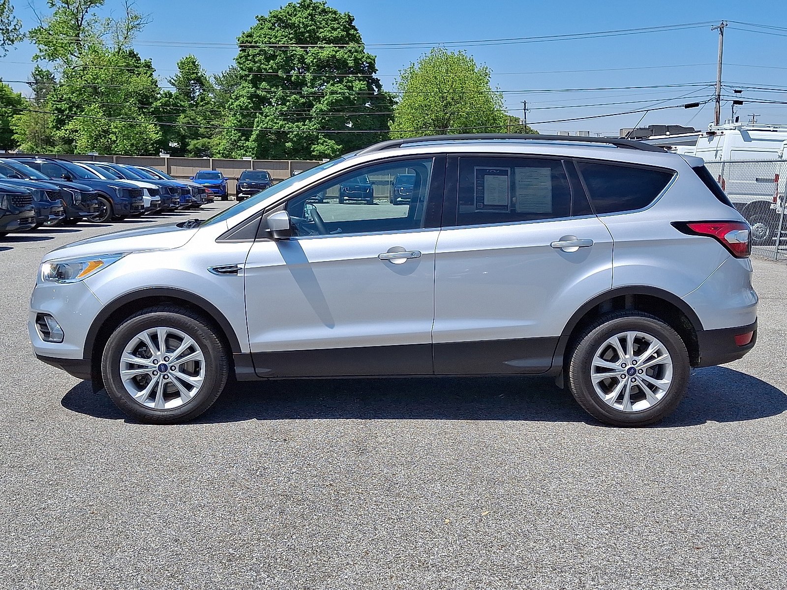 Used 2018 Ford Escape SE w/ SE Sync 3 Package AWD/4WD image 8