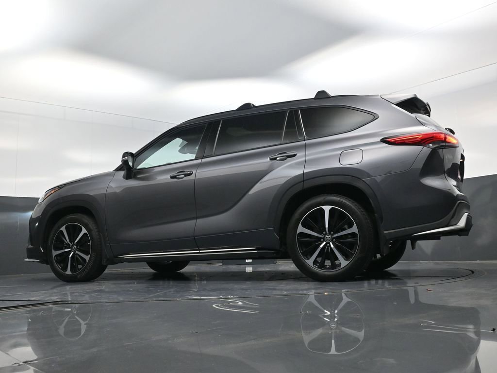 Used 2021 Toyota Highlander XSE image 21