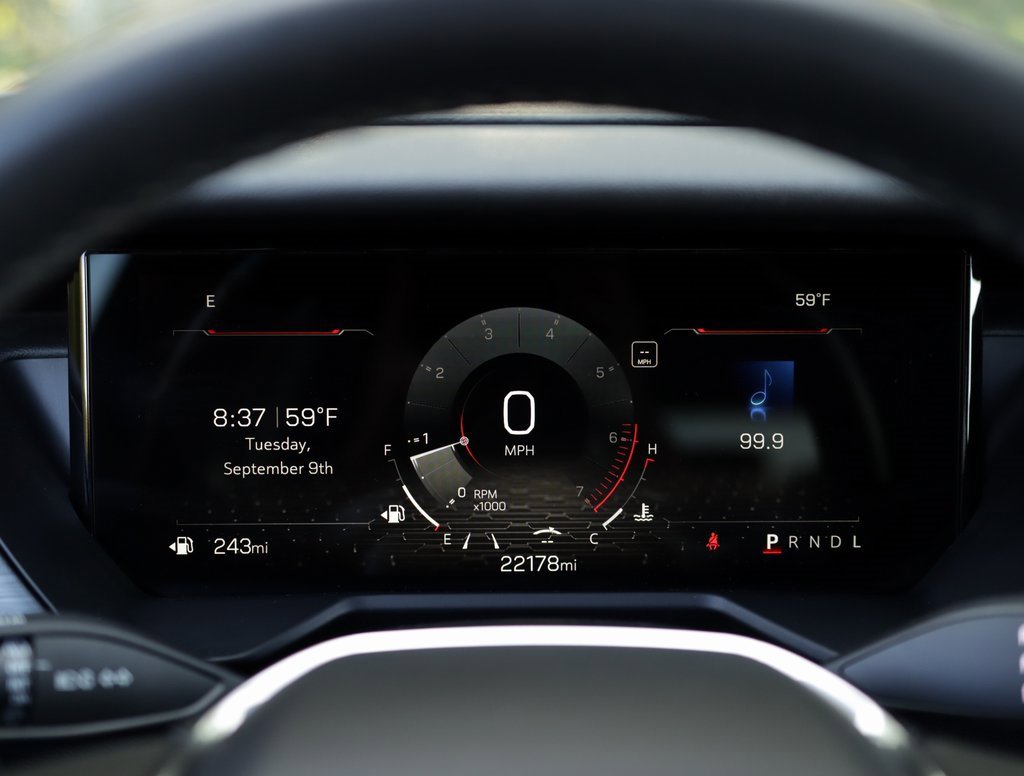 Used 2025 GMC Acadia Elevation image 12