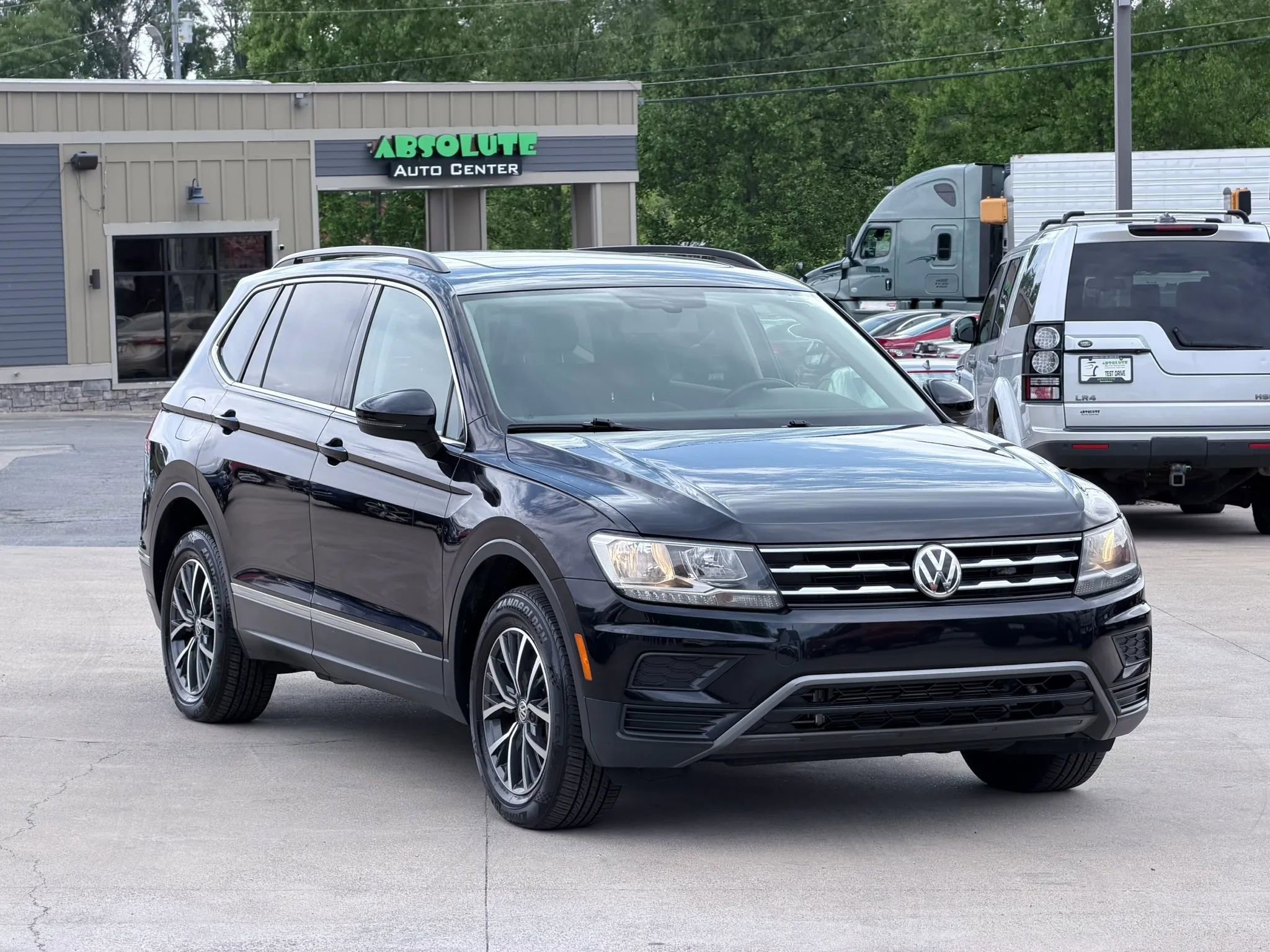 Used 2020 Volkswagen Tiguan SE w/ Panoramic Sunroof Package FWD image 74