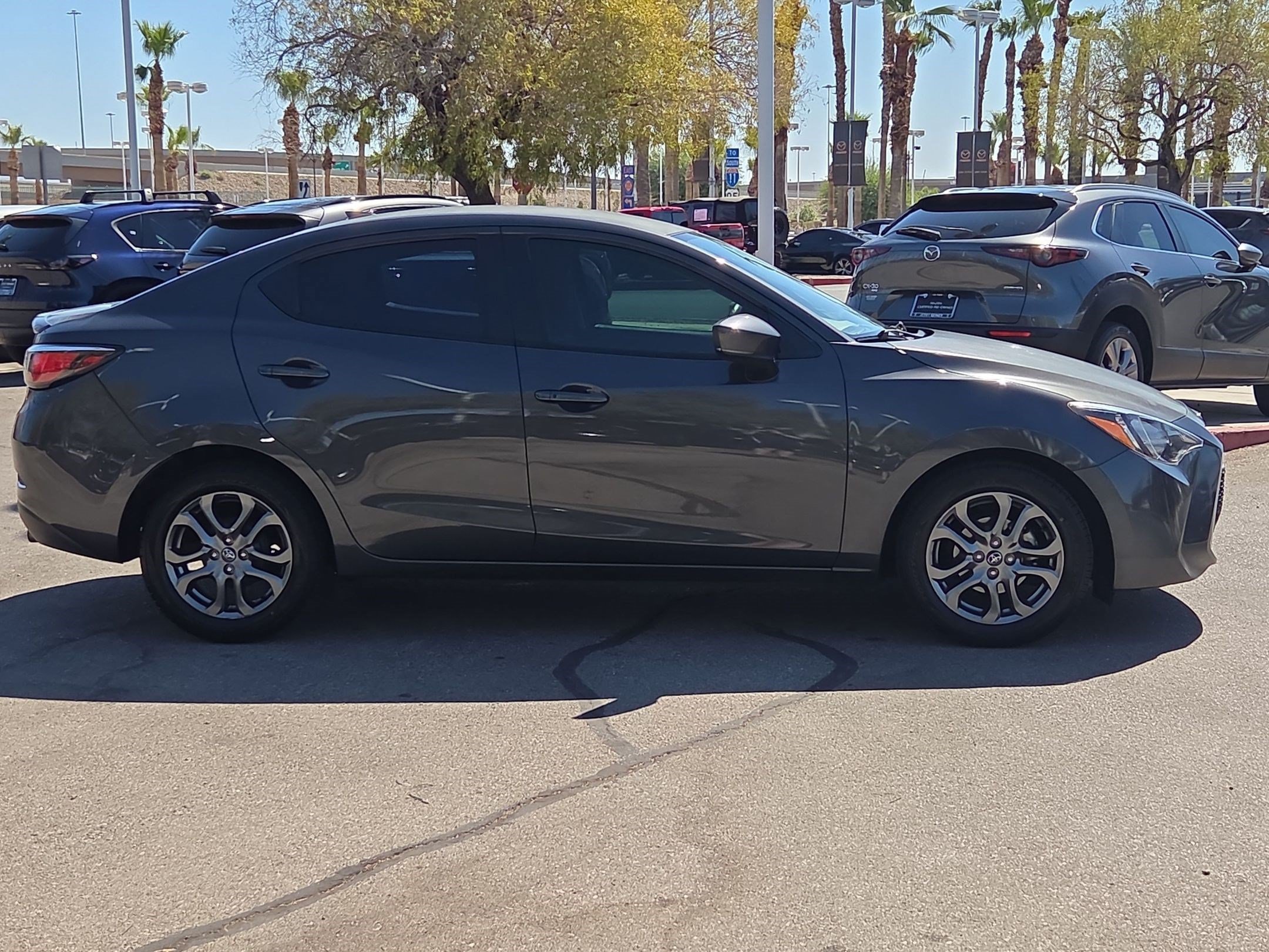 Used 2020 Toyota Yaris LE FWD image 6