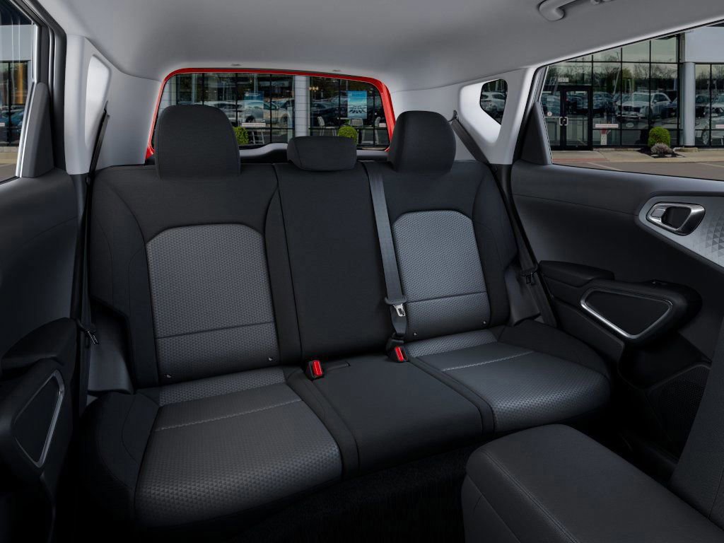 Used 2025 Kia Soul LX image 18
