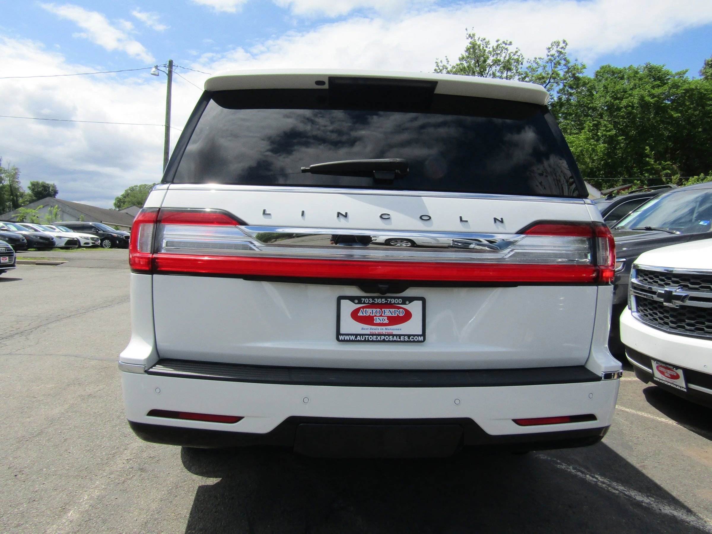 Used 2020 Lincoln Navigator L Black Label w/ Cargo Convenience Package AWD/4WD image 6