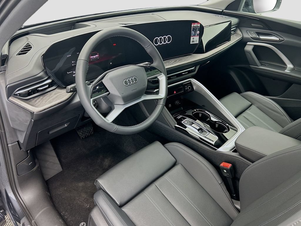 Certified 2025 Audi Q5 Premium AWD/4WD image 9