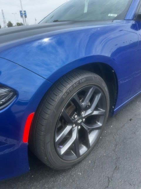 Used 2021 Dodge Charger SXT w/ Blacktop Package image 2