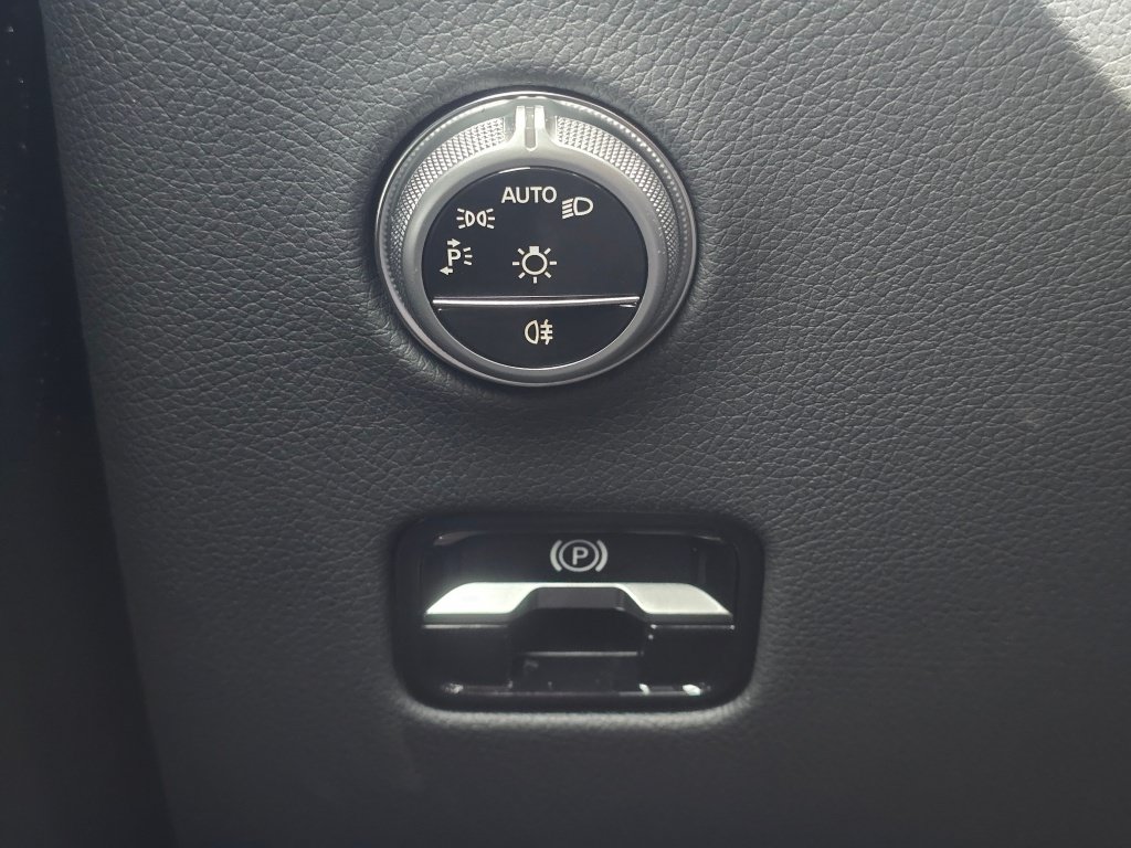 New 2026 Mercedes-Benz GLC 300 4MATIC image 35