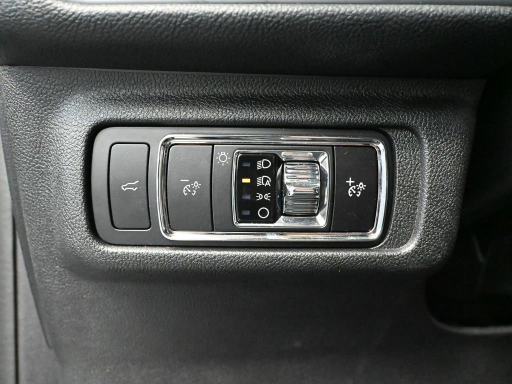 Used 2024 Lincoln Corsair Reserve image 29