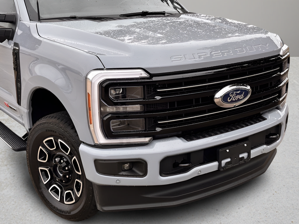 Used 2026 Ford F350 Platinum w/ FX4 Off-Road Package AWD/4WD image 31