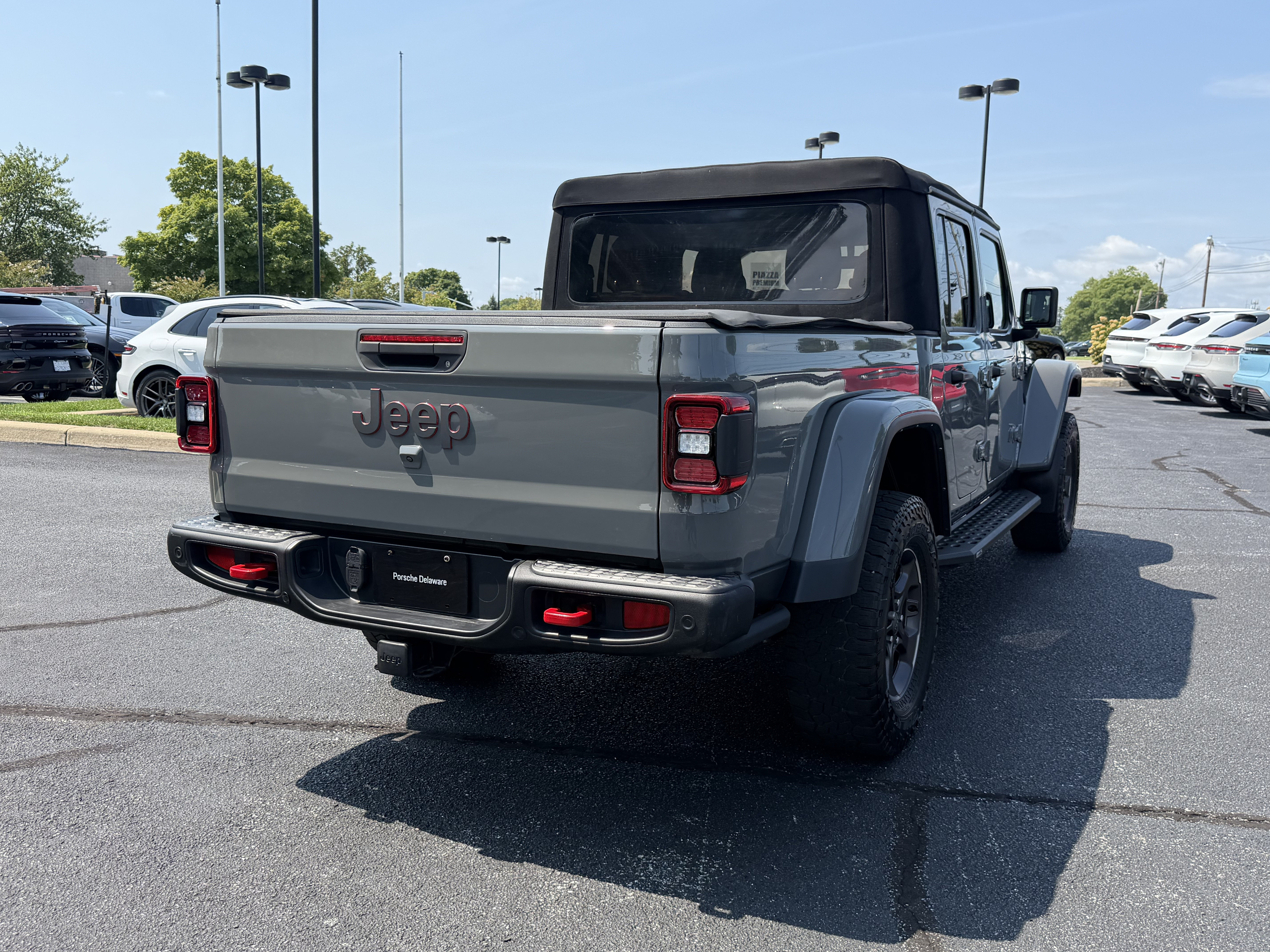 Used 2022 Jeep Gladiator Rubicon w/ LED Lighting Group AWD/4WD image 12