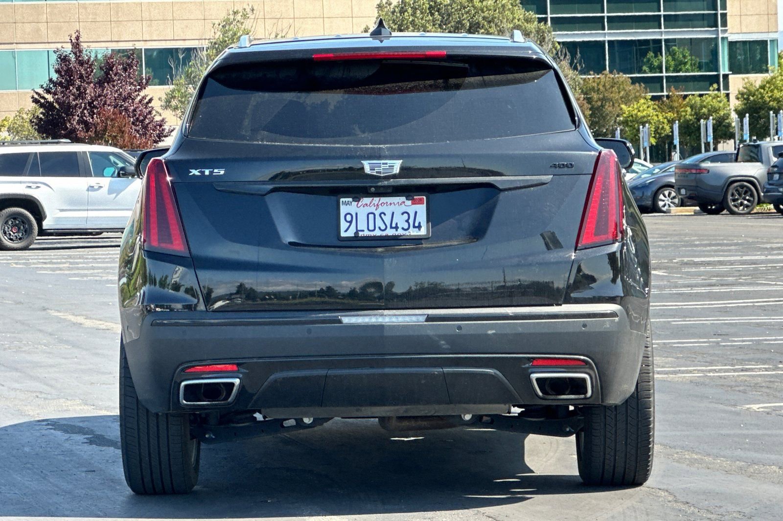 Used 2023 Cadillac XT5 Premium Luxury w/ Technology Package FWD image 5