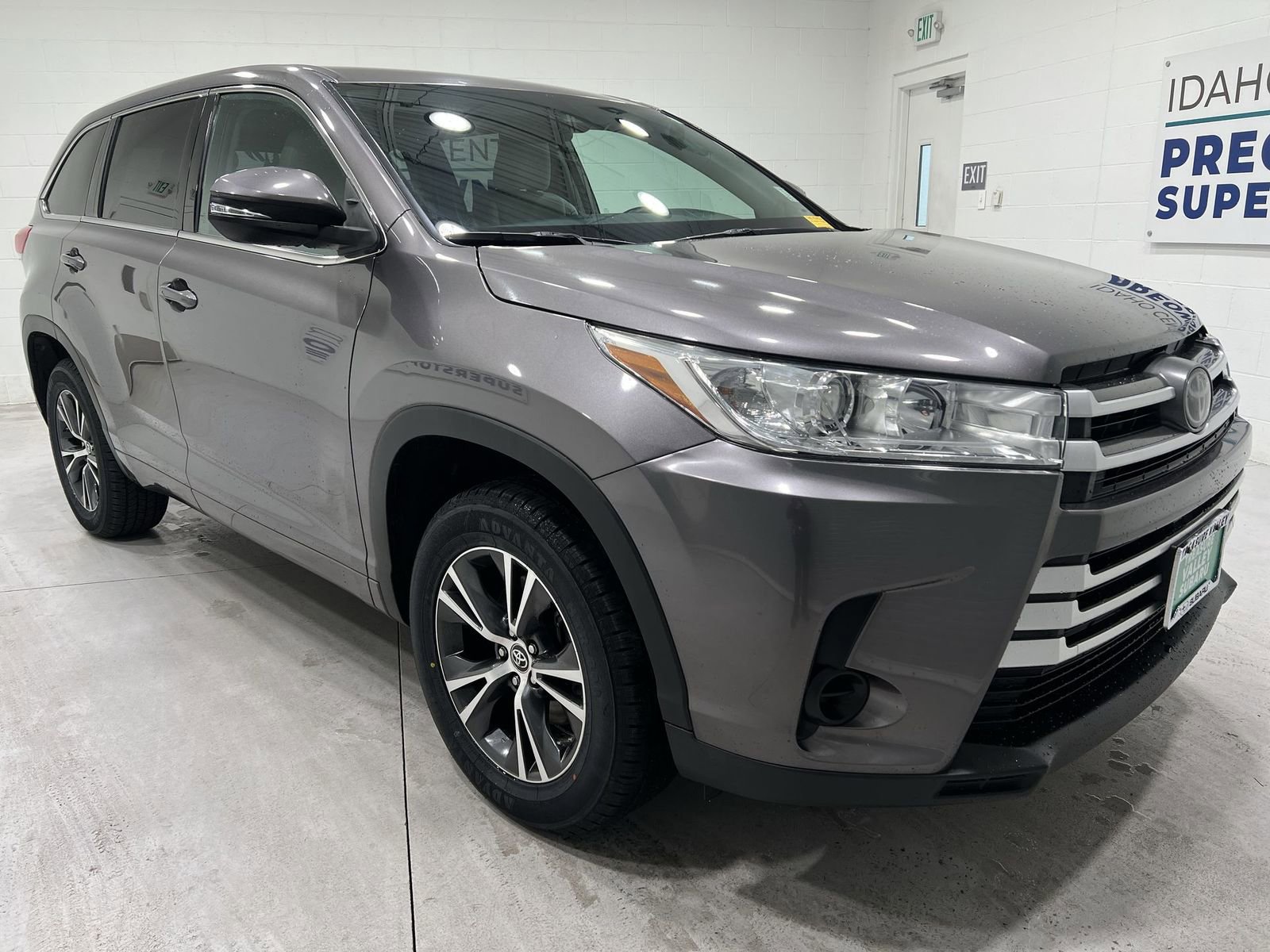 Used 2018 Toyota Highlander LE video 2