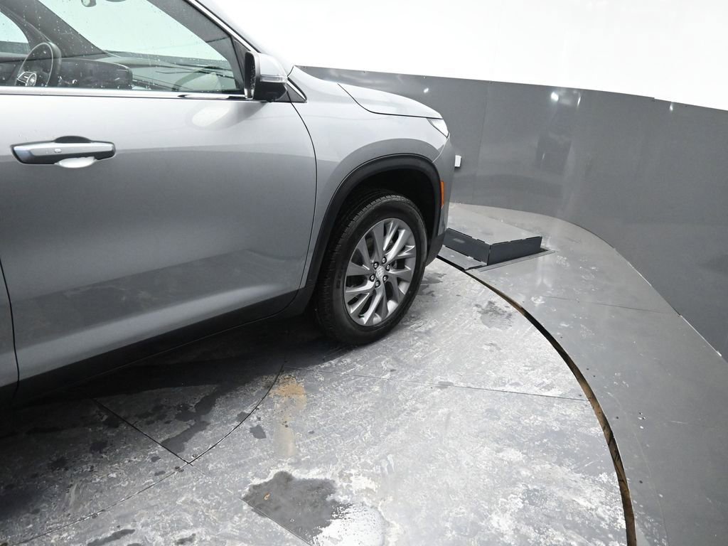 Used 2025 Buick Enclave Preferred w/ Power Package image 27