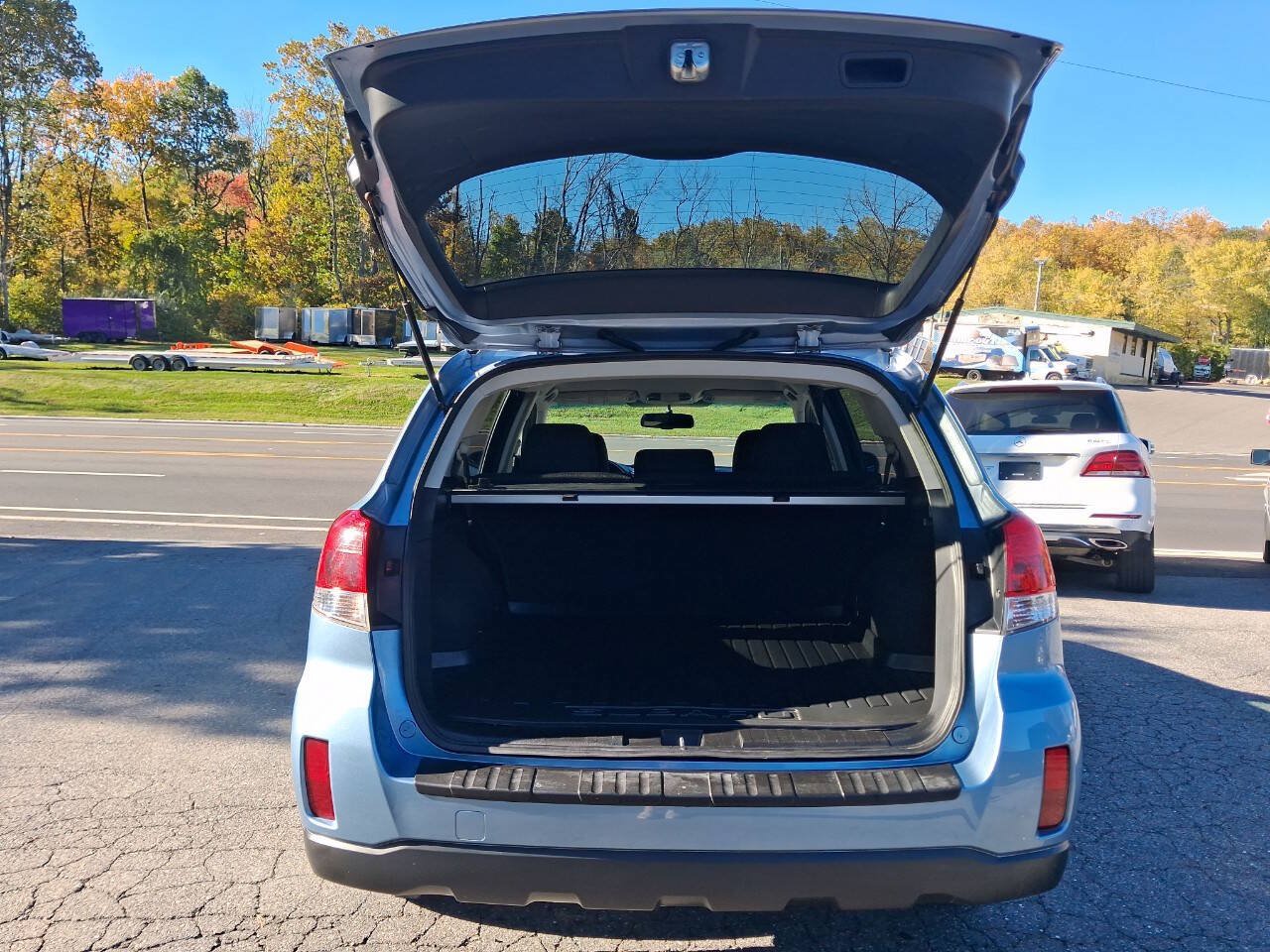Used 2011 Subaru Outback 2.5i Premium w/ All-Weather Pkg AWD/4WD image 25
