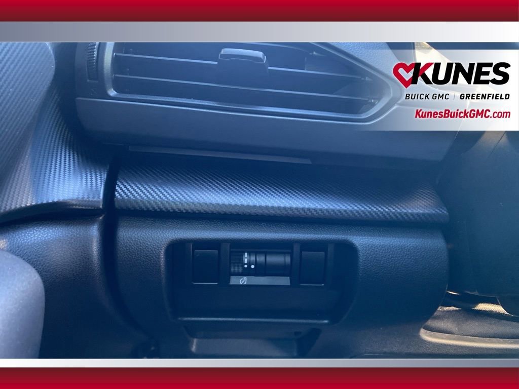 Used 2024 Subaru Crosstrek 2.0i image 31