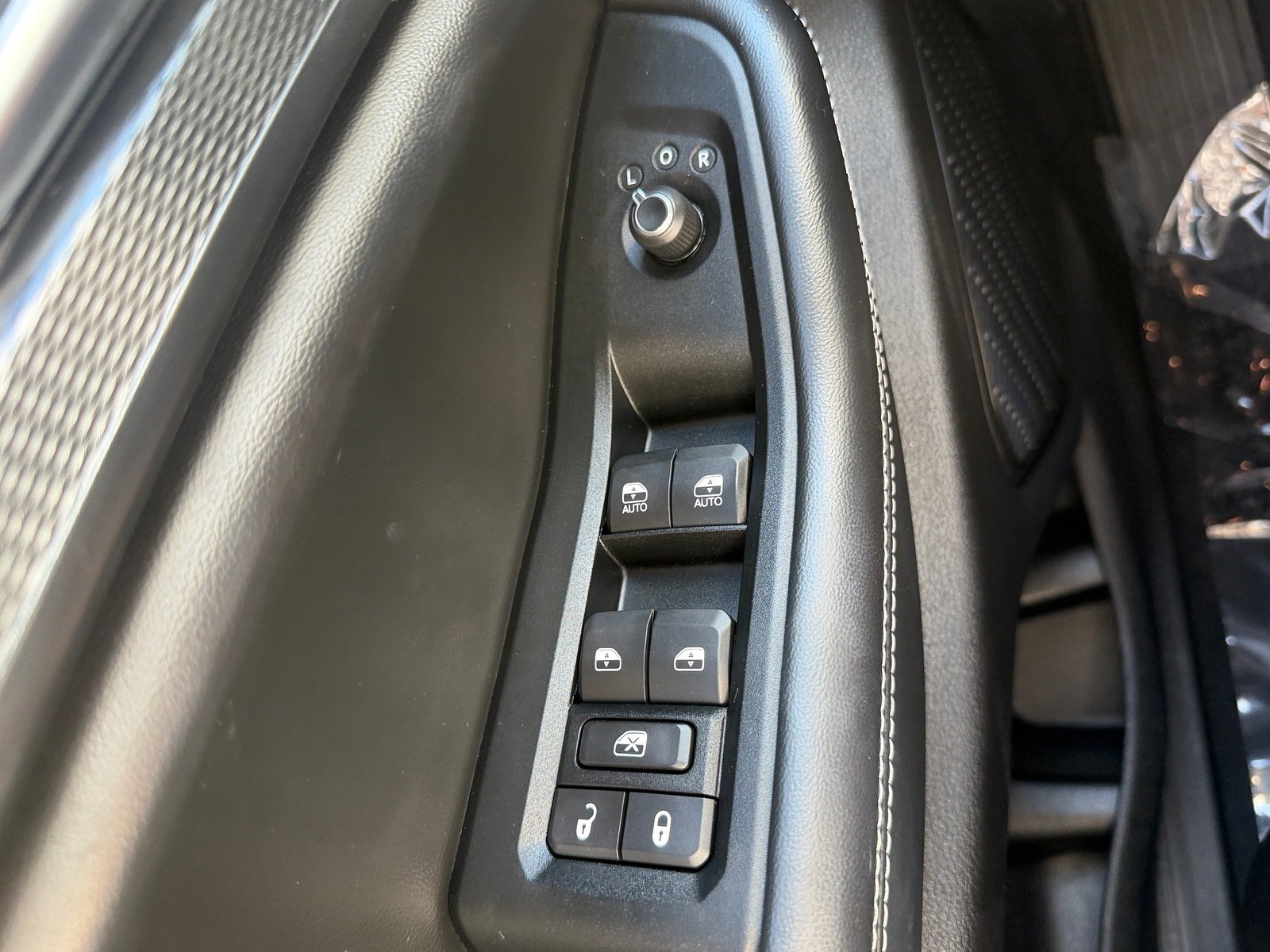 Used 2023 Jeep Grand Cherokee L Laredo RWD image 39