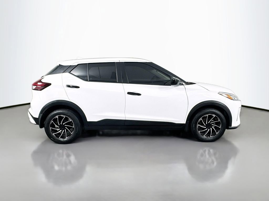 Used 2024 Nissan Kicks S FWD image 4