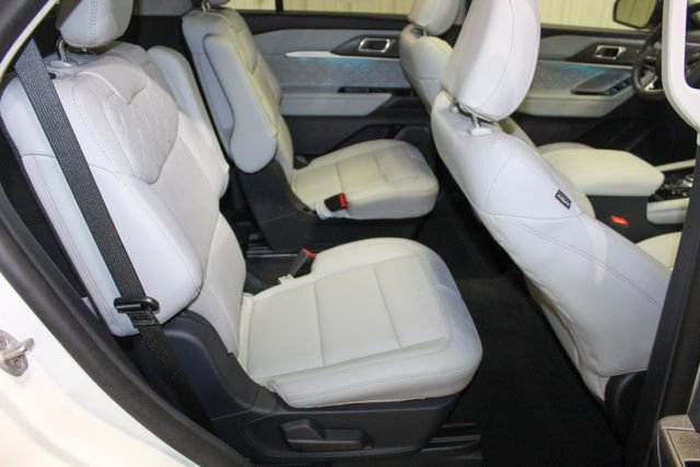 Used 2025 Ford Explorer Platinum w/ Ultimate Package image 19