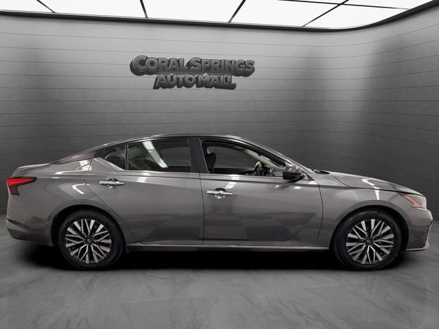 Certified 2024 Nissan Altima 2.5 SV FWD image 6