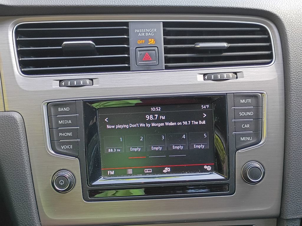 Used 2015 Volkswagen Golf TDI S FWD image 16