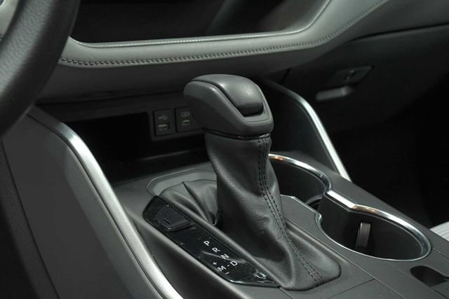 Used 2022 Toyota Highlander L image 21