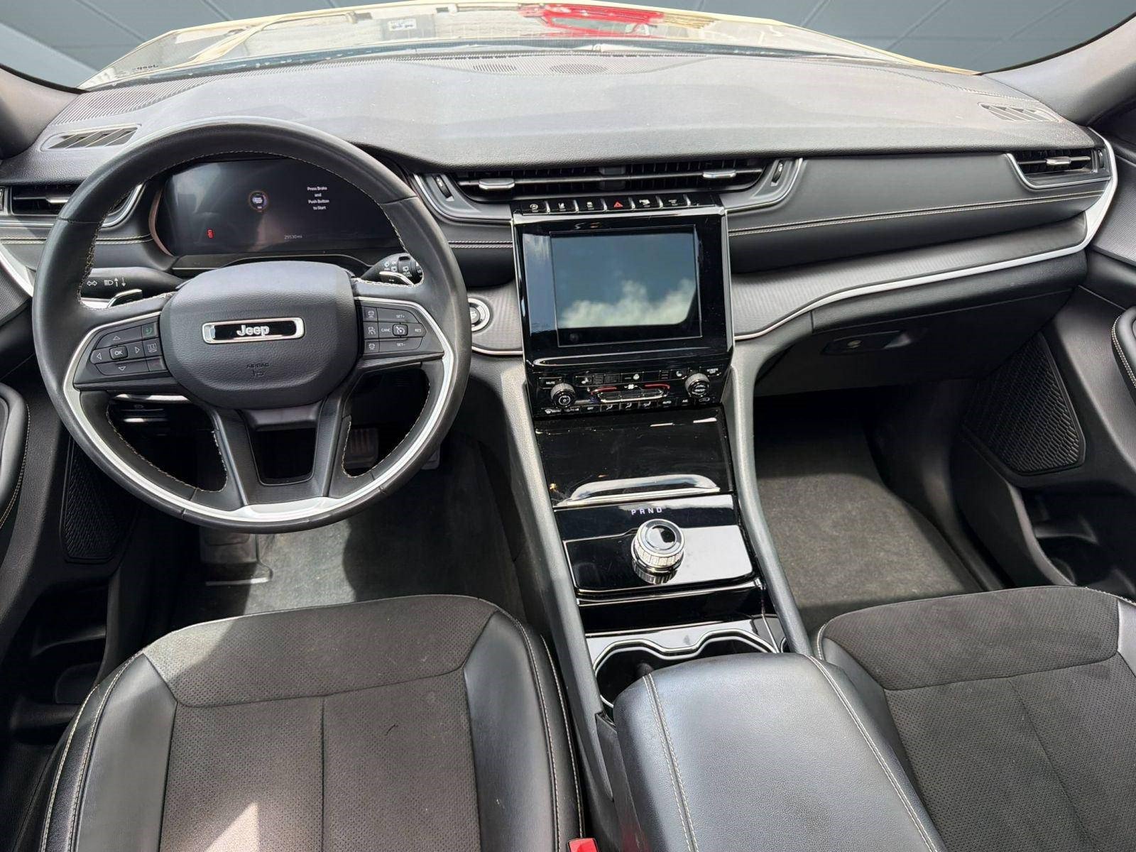 Used 2023 Jeep Grand Cherokee Altitude AWD/4WD image 24
