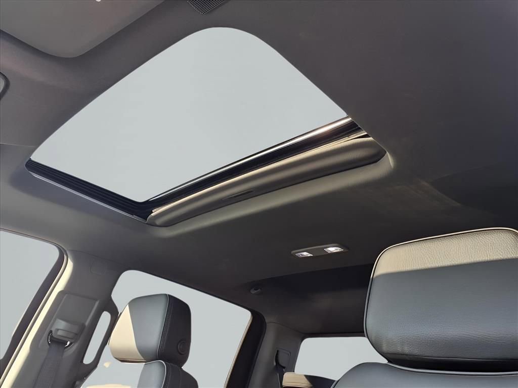 Used 2024 GMC Sierra 3500 Denali w/ Denali Reserve Package image 27