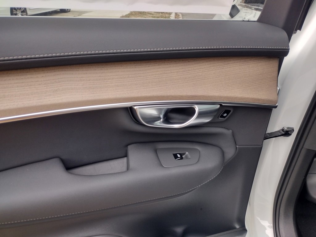 New 2026 Volvo XC90 B6 Plus w/ Protection Package image 15