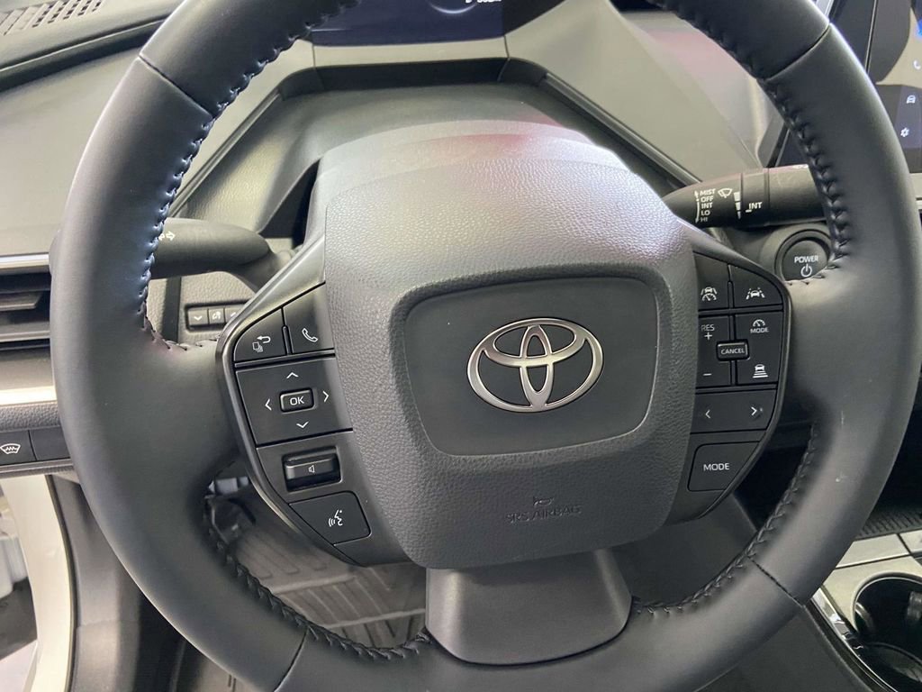 Used 2025 Toyota Prius LE FWD image 18