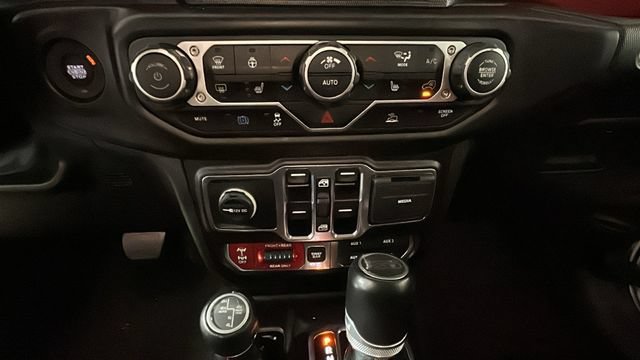 Used 2023 Jeep Wrangler Unlimited Rubicon 4xe AWD/4WD image 21