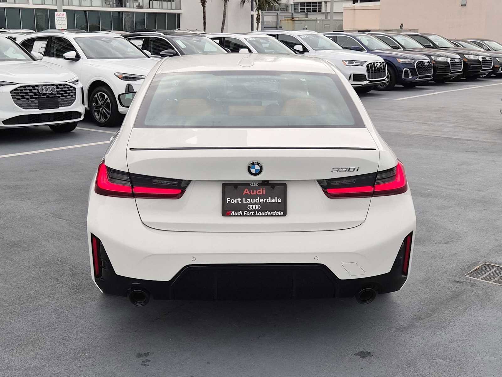 Used 2026 BMW 330i Sedan w/ M Sport Package image 5