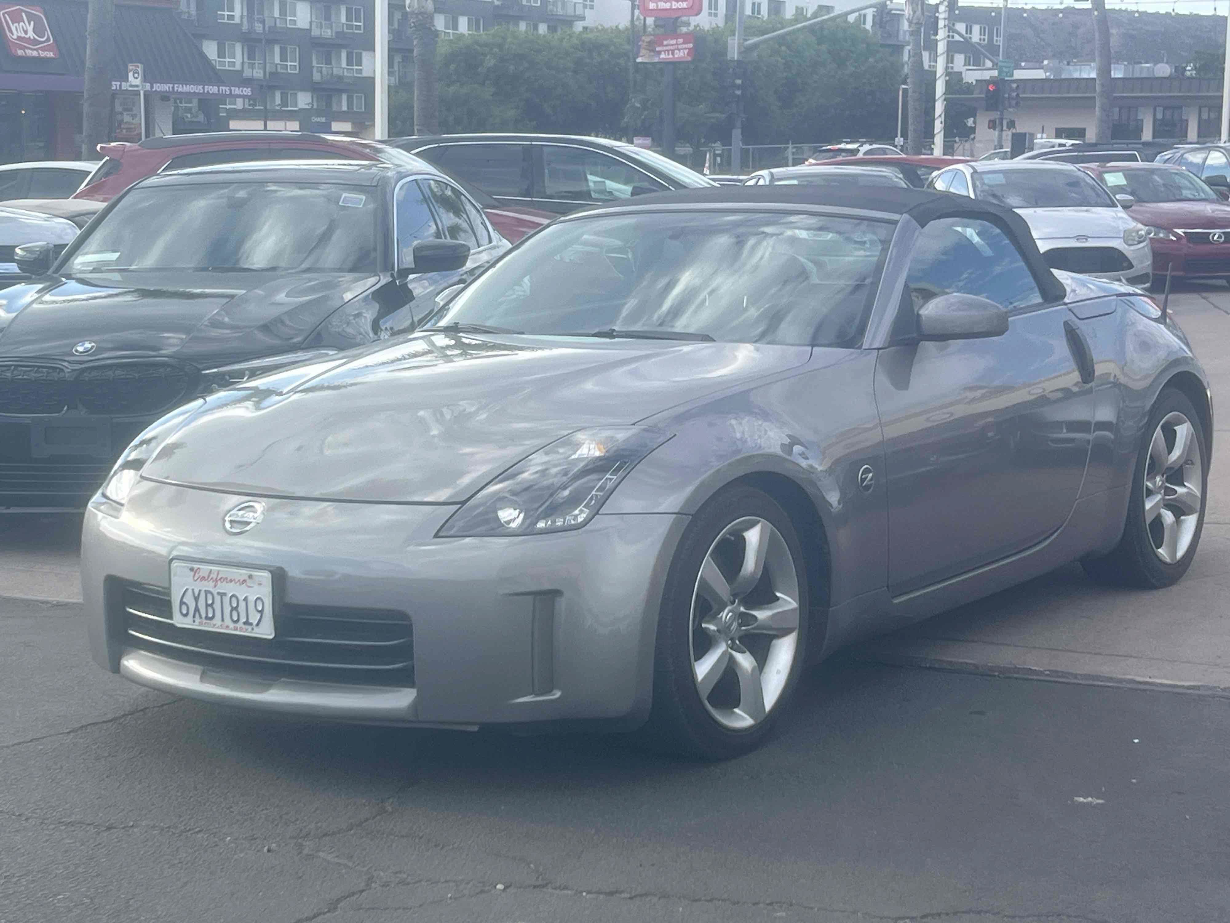 Used 2009 Nissan 350Z Touring RWD image 4