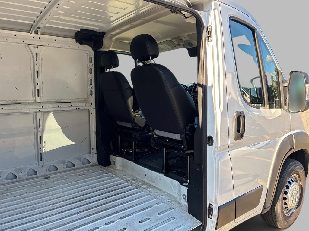 Used 2025 RAM ProMaster 2500 w/ Convenience Group FWD image 11