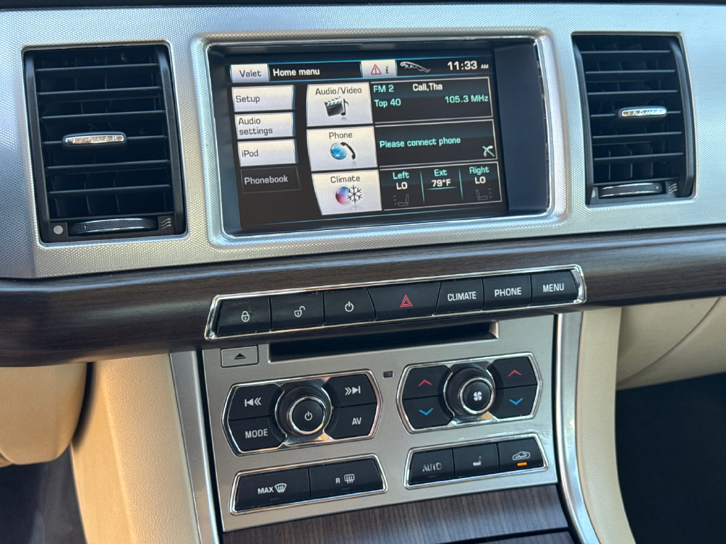 Used 2013 Jaguar XF RWD image 27