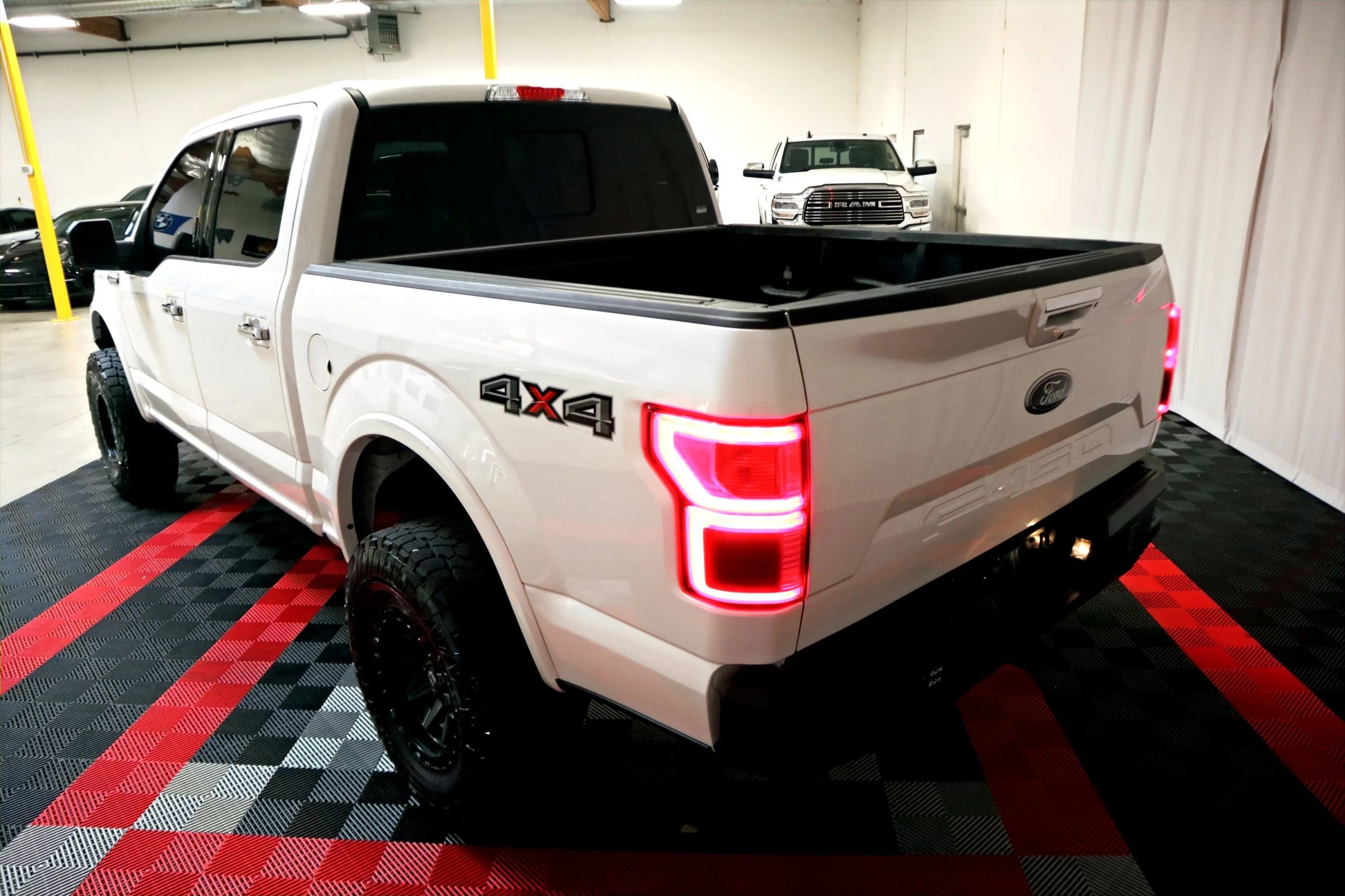Used 2019 Ford F150 Lariat w/ Equipment Group 502A Luxury image 8